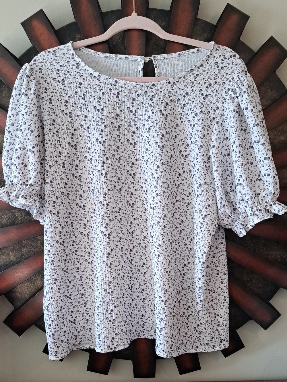 Women’s White Floral Puff-Sleeve Top